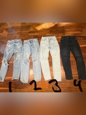 Women’s American Eagle “mom jeans” size 000